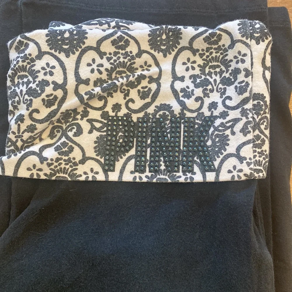 VS PINK YOGA PANTS - Picture 2 of 3